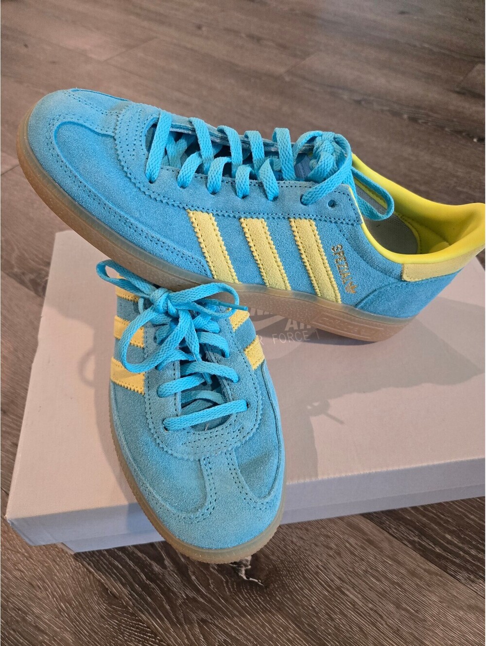 adidas Handball Spezial JR7351 Blue Glow Yellow Womens 7 Excellent No Box
